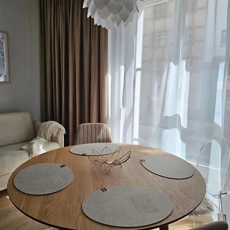 Piekarczyk - Old Town - No Air Conditioning * Эльблонг